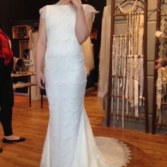 Daughters of Simone Wedding Dress - Picture 3 of 6